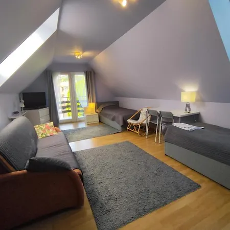 Dom Na Zaciszu منزل للإقامة *