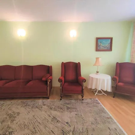 Dom Na Zaciszu Homestay *
